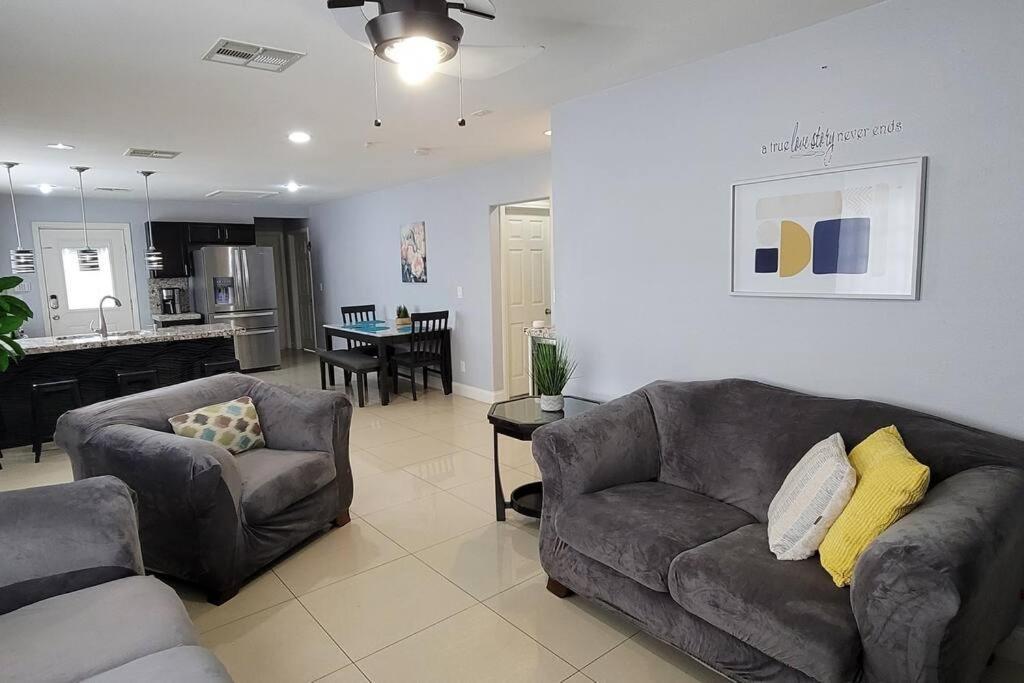 K - Fully Remodeled And Professionally Decorated Casa de férias