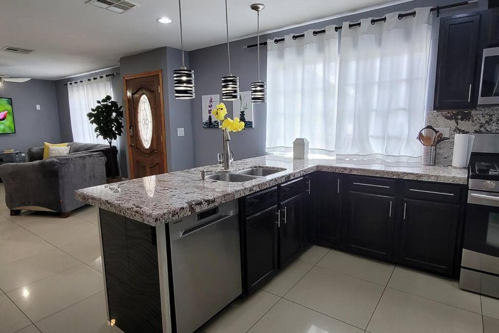 K - Fully Remodeled And Professionally Decorated Casa de férias